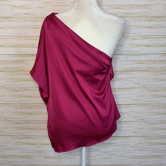 DO+BE Satin One Shoulder Top - Picture 5 of 7